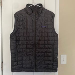Men’s black nano puff Patagonia vest size large